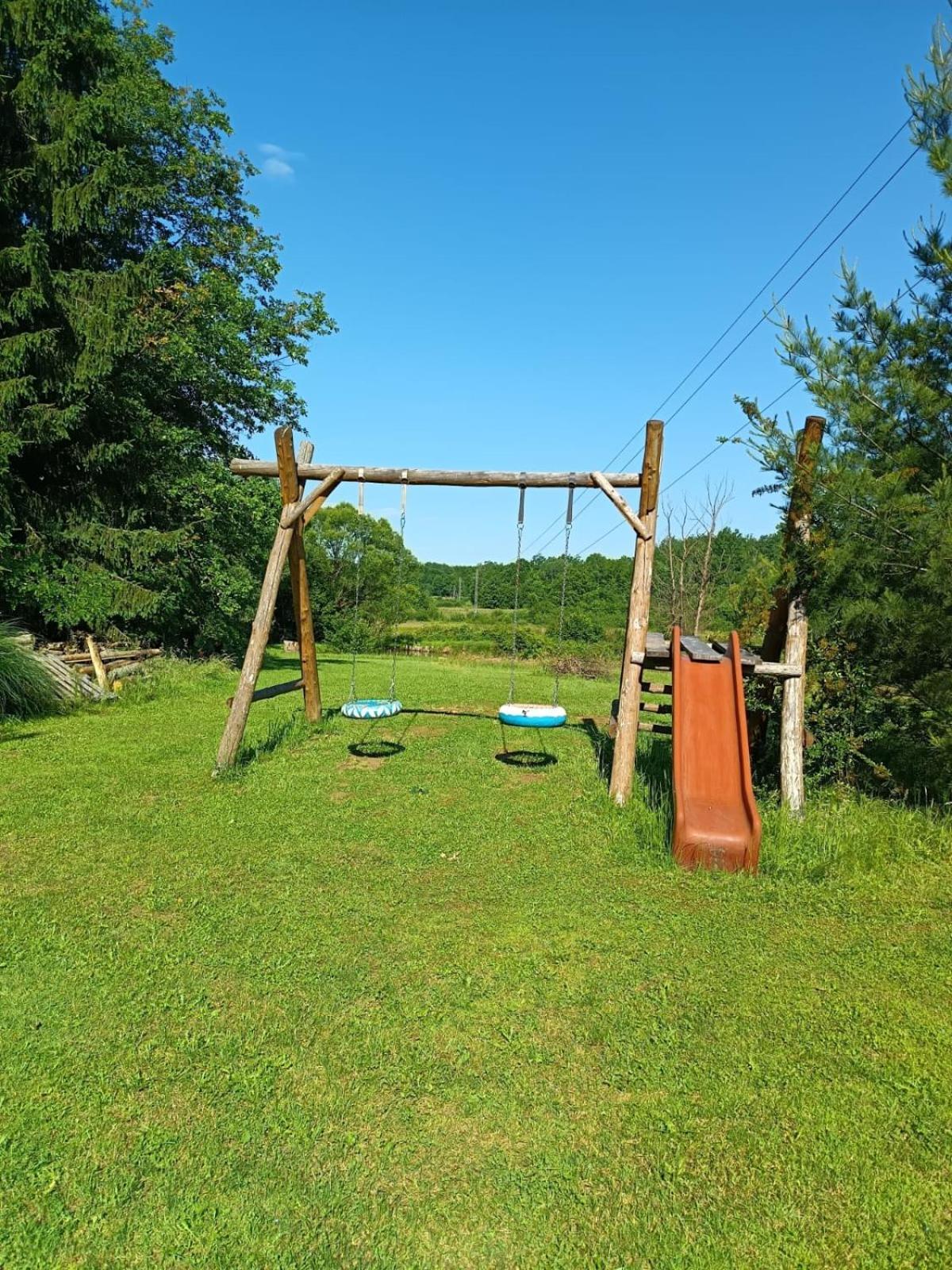 Lake Fishing Resort Lukinic Brdo Exterior photo